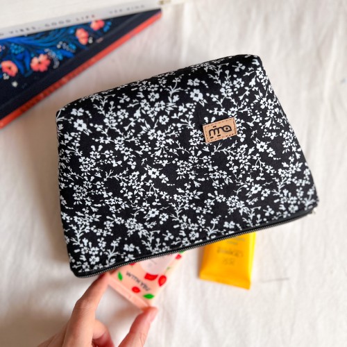 کیف آرایشی بزرگ طرح بانو